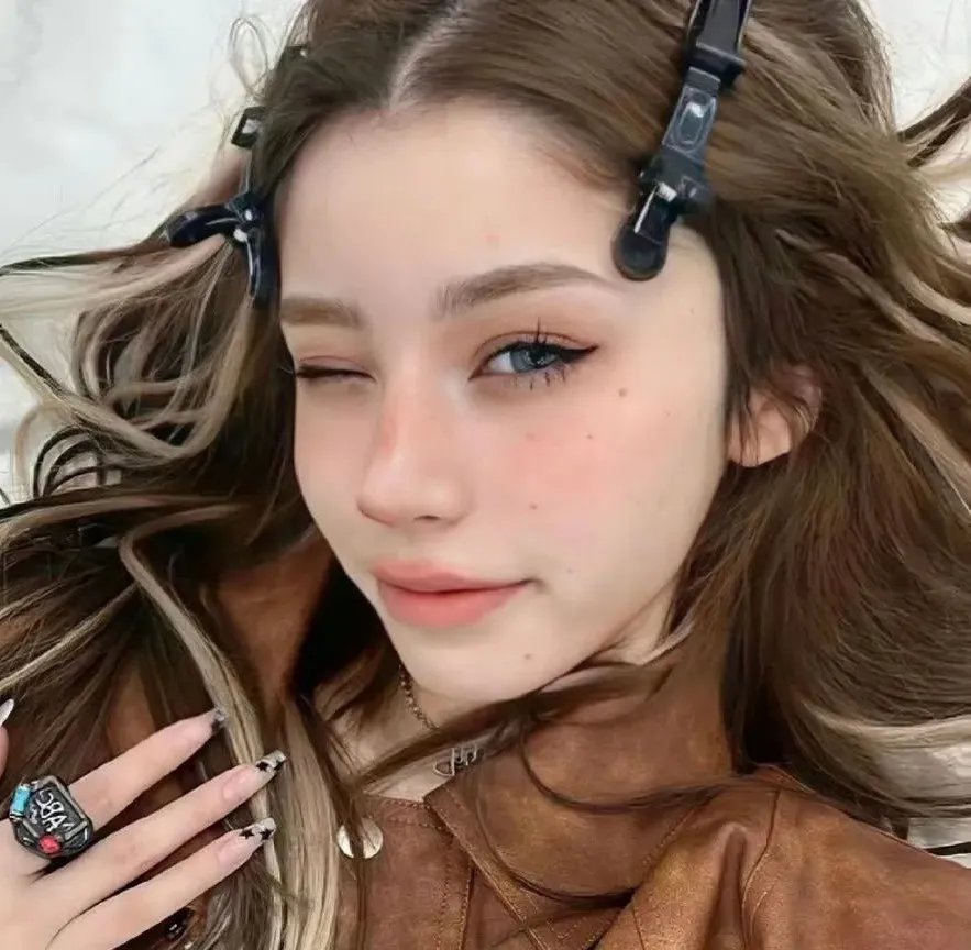 镜中花 海报
